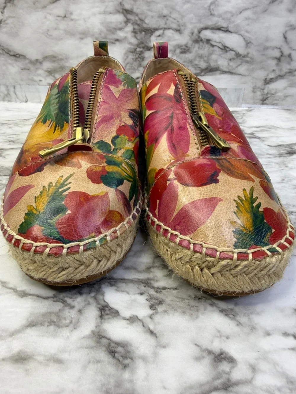Patricia Nash Eva leather flat shoe in Spring Multi floral pattern NIB Size 6